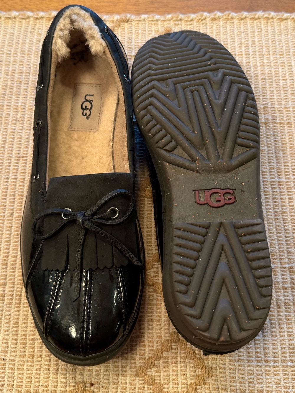 UGG Ashdale black patent leather duck-toe loafers size 9